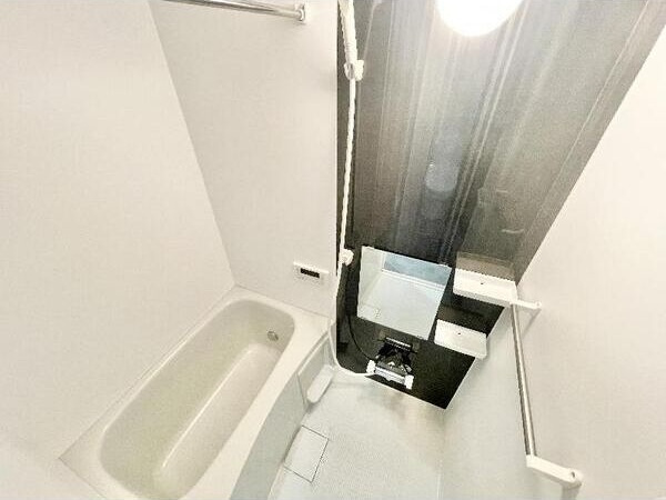 CRASTINE切戸町2丁目の浴室