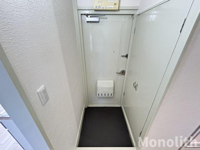 津久野南６号棟の玄関