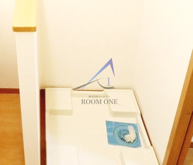 Js court(ｼﾞｴｲｽﾞｺ-ﾄ)の設備|洗濯機置き場です。