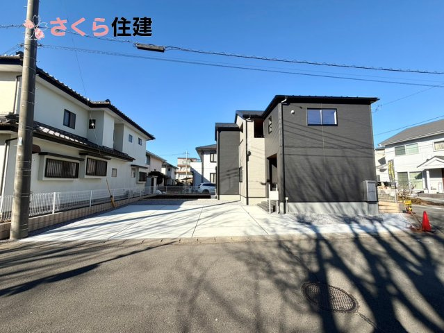 第2下野緑の前面道路含む現地写真|駐車場は並列で3台駐車が可能です◎前面道路は6ｍで駐車の際も安心です♪