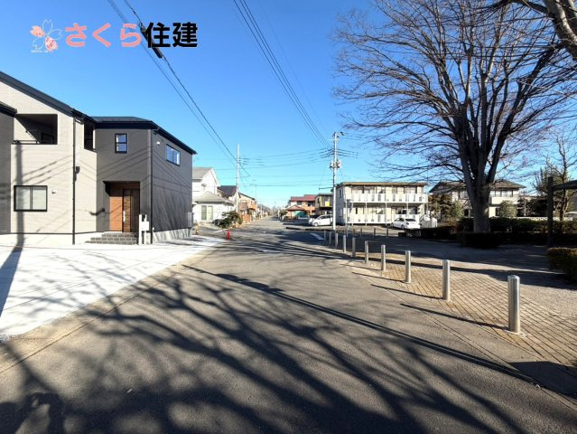 第2下野緑の前面道路含む現地写真|駐車場は並列で3台駐車が可能です◎前面道路は6ｍで駐車の際も安心です♪