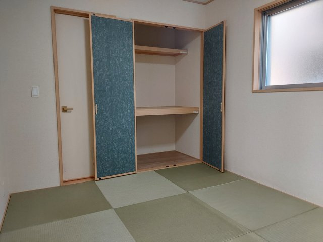 宝塚市山本丸橋3丁目一戸建の和室|1階和室約6帖