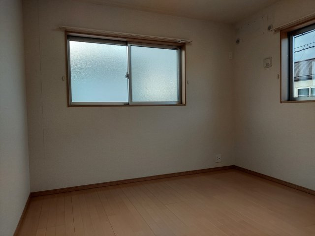 宝塚市山本丸橋3丁目一戸建の洋室|2階北側洋室約6.2帖