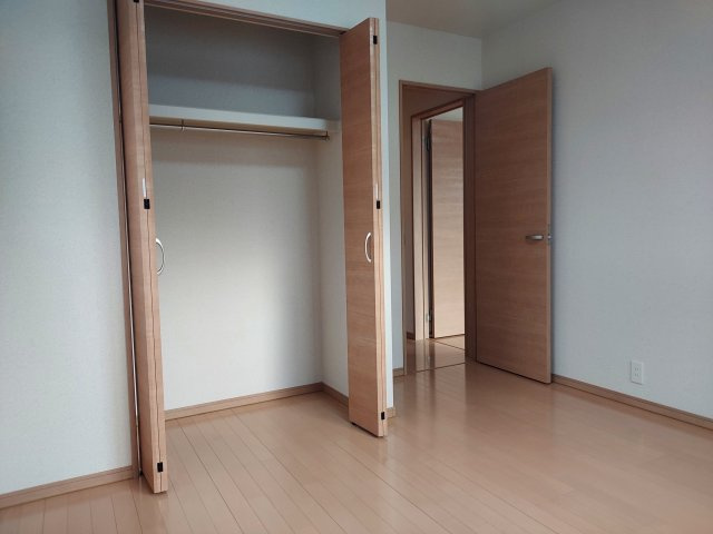 宝塚市山本丸橋3丁目一戸建の洋室|2階北側洋室約6.2帖