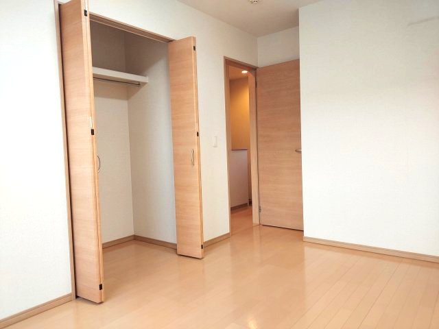 宝塚市山本丸橋3丁目一戸建の洋室|2階南側洋室約6.2帖