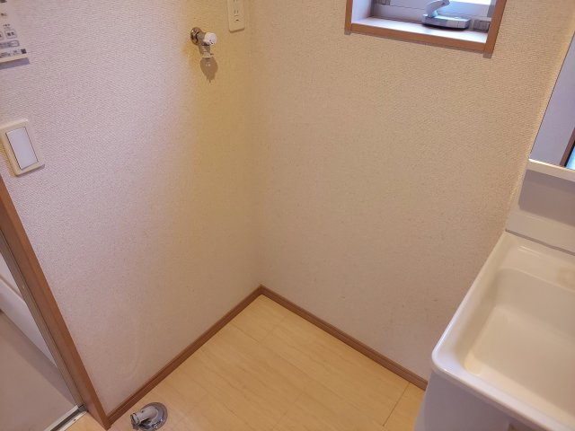 宝塚市山本丸橋3丁目一戸建の洗面所|洗濯機置場