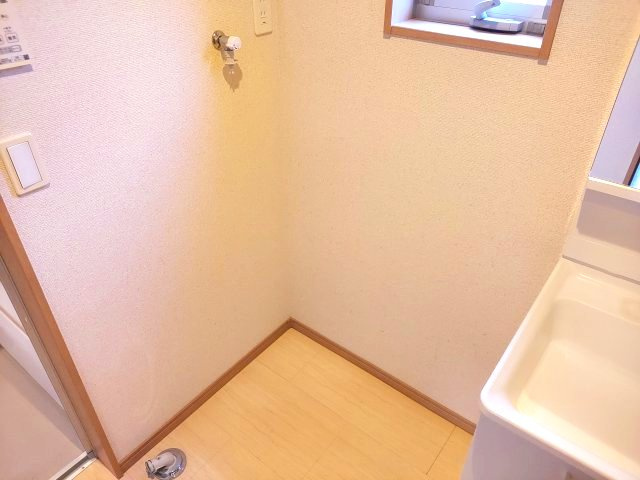 宝塚市山本丸橋3丁目一戸建の洗面所|洗濯機置場