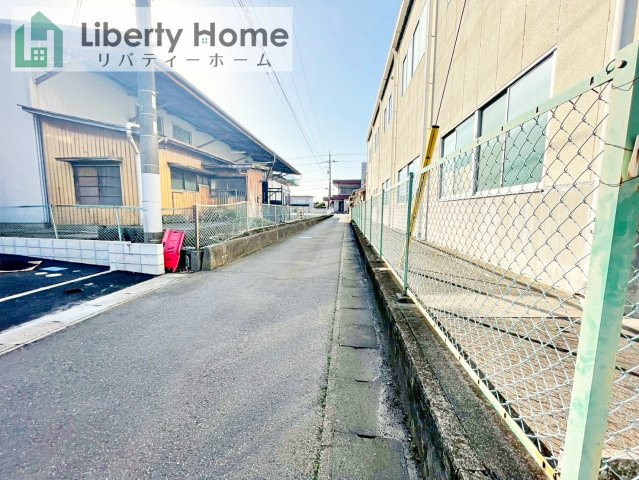 常総市水海道天満町第3　新築戸建　1号棟の前面道路含む現地写真