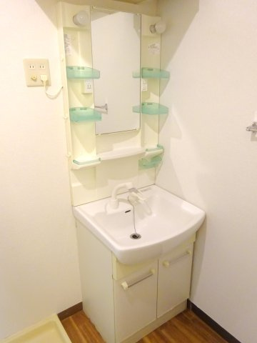 ロイヤルマンション中西の独立洗面台