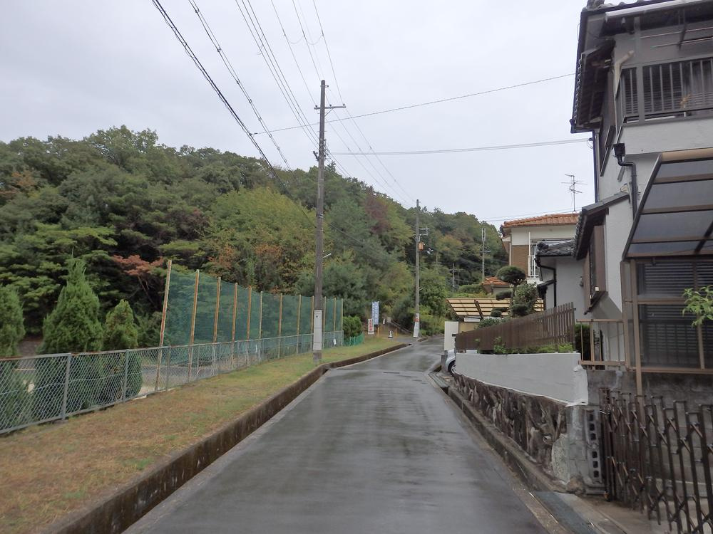 妙見東2丁目　中古一戸建ての前面道路含む現地写真|■物件内覧・資金計画相談・住宅ローン相談、リフォーム相談、お問合せ受付中■
※当日・翌日のご内覧、ご相談はお電話でのお問合せがスムーズです！