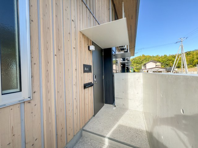 おこう仁ハイツ　B棟のエントランス