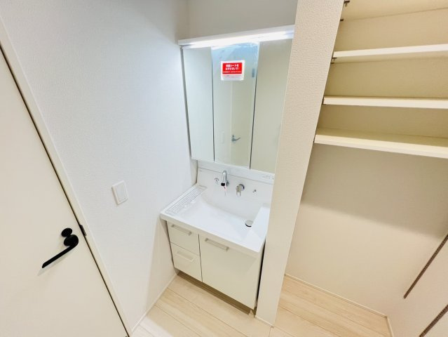 知多郡阿久比町植大西山ノ手50番1『仲介手数料無料』新築戸建ての独立洗面台