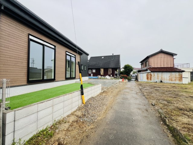 知多郡阿久比町植大西山ノ手50番1『仲介手数料無料』新築戸建ての前面道路含む現地写真