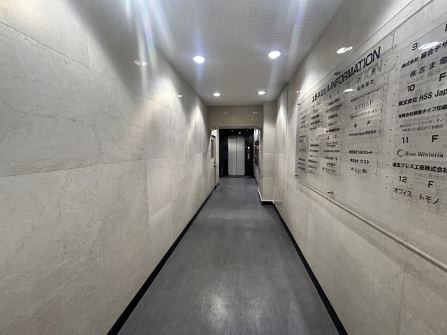 友野本社ビル　802のロビー