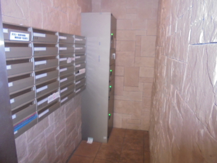 府中市是政５丁目の賃貸マンションのロビー