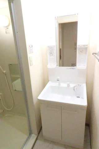 府中市是政５丁目の賃貸マンションの洗面所