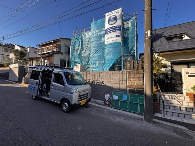 横浜市戸塚区戸塚町 新築戸建て【仲介手数料無料】カースペース2台の前面道路含む現地写真