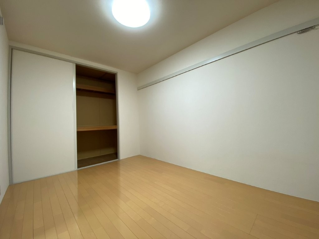 ディアス中津川Dの洋室