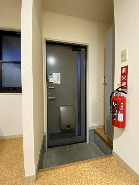 ディアス中津川Dの玄関