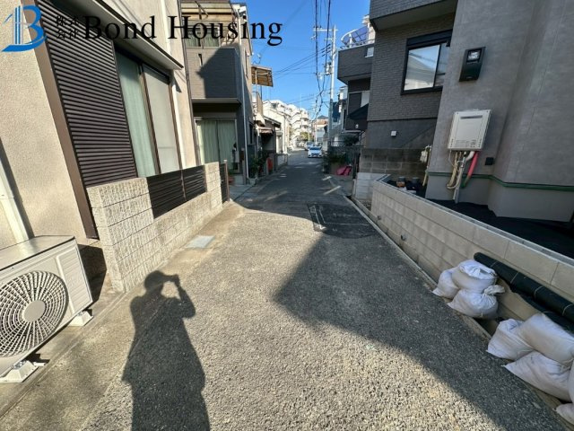 充実設備の建売住宅　山手8丁目　新築戸建の駐車場