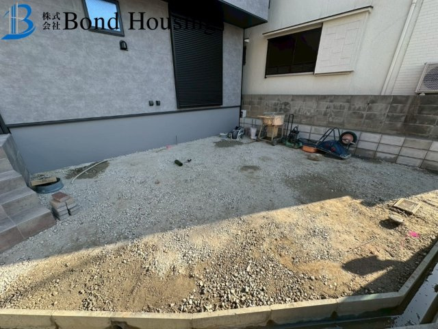 充実設備の建売住宅　山手8丁目　新築戸建の駐車場
