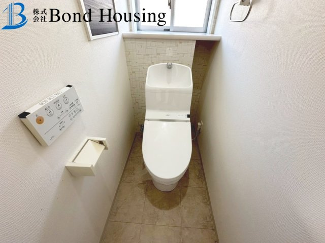 国産ヒノキ無垢材使用・高耐久住宅・大久保町大窪　築８年のトイレ