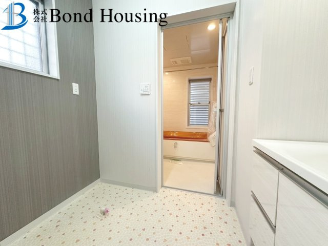 国産ヒノキ無垢材使用・高耐久住宅・大久保町大窪　築８年の玄関