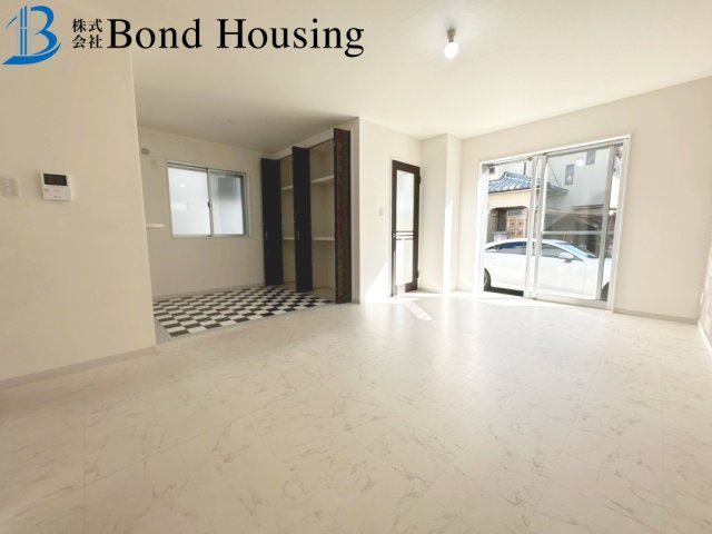 国産ヒノキ無垢材使用・高耐久住宅・大久保町大窪　築８年の居間・リビング