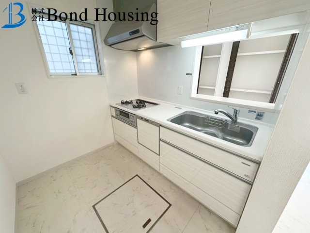 国産ヒノキ無垢材使用・高耐久住宅・大久保町大窪　築８年のキッチン