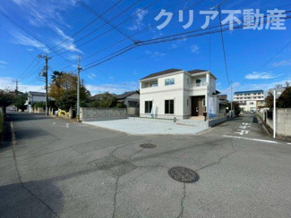 【前面道路含む現地写真】