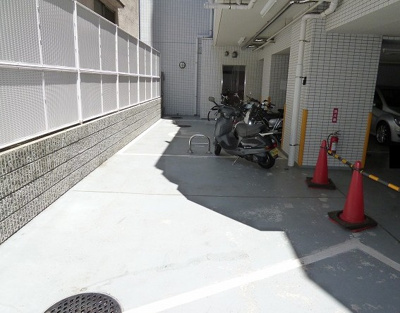 【その他】 | カスタリア中野 | バイク置場。