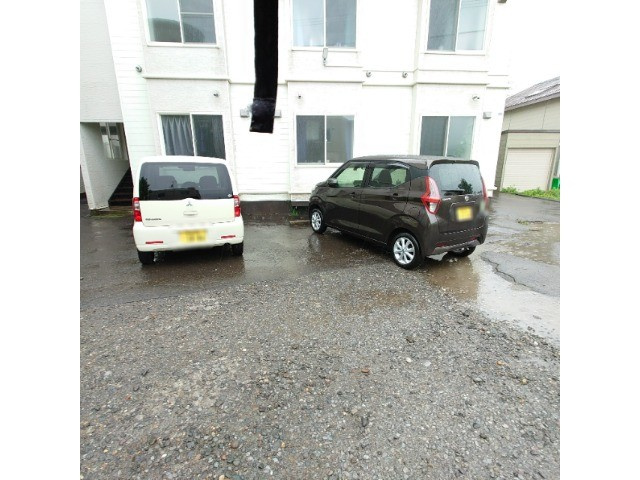 フローラルハイムＡの駐車場