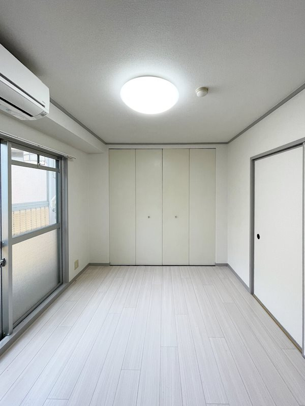 オリバーサイド88の洋室