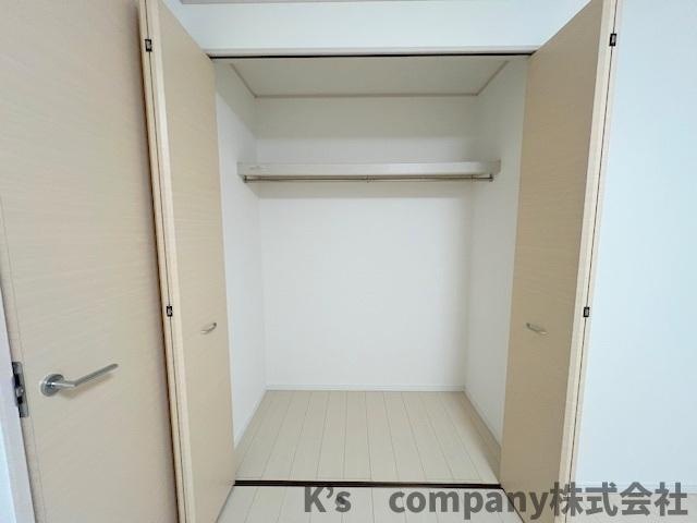 ●茅ヶ崎市松林1丁目　中古戸建の収納|洋室６帖の収納スペース◇