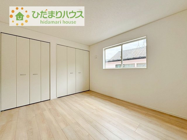 【寝室】 | つくば市自由ケ丘第10　新築戸建 | 大きなベッドを置いても余裕の広さの主寝室♪