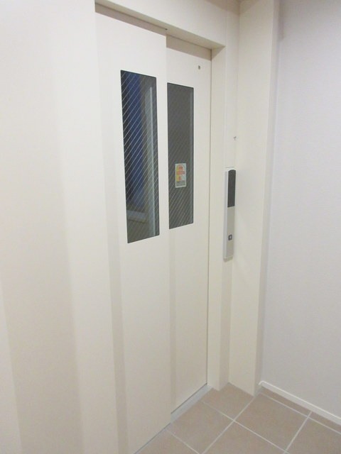 Ｌｅ　Ｍｏｒａｌ　ルモラルのロビー|★エレベーター★