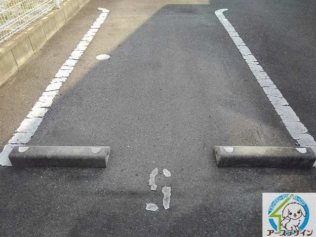 フレスクーラの駐車場