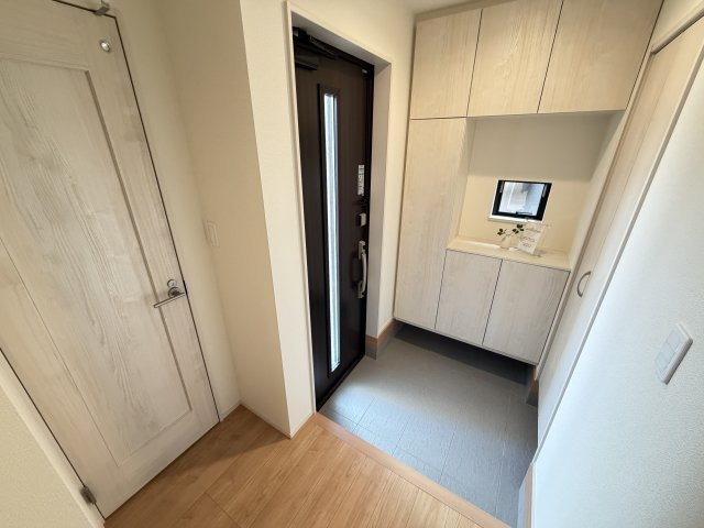 久保田町3丁目 新築戸建 Bの玄関