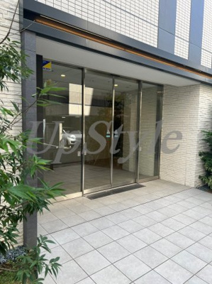 【エントランス】 | グレイスコート岩本町