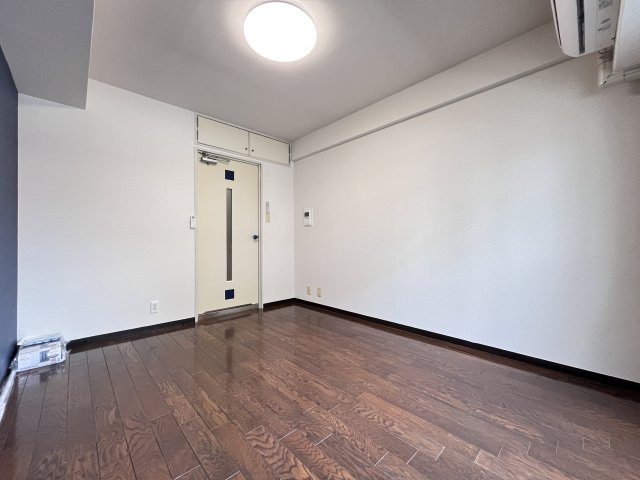 ジョイス長居の洋室