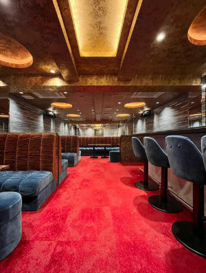 中洲らくてんちビルのロビー