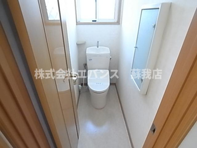 【トイレ】 | 南町3丁⽬貸家 | ゆったりとした空間のトイレです
