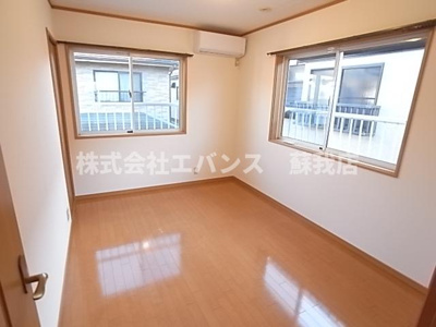 【寝室】 | 南町3丁⽬貸家 | 開放的な寝室です