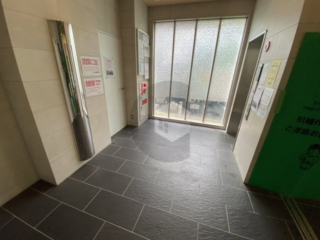 エムプラザ布施駅前3番館のロビー