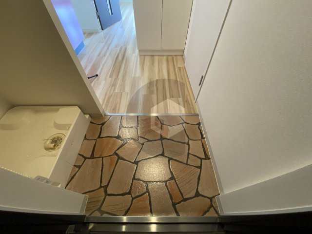 エムプラザ布施駅前3番館の玄関