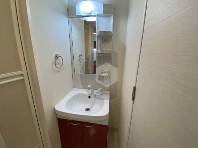 エムプラザ布施駅前3番館の独立洗面台