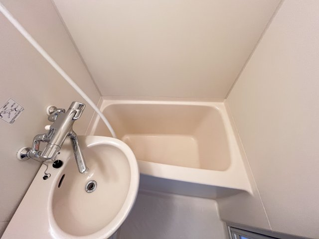 ラガールあびこの浴室