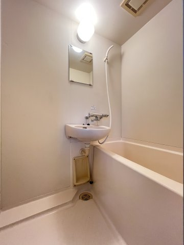 ラガールあびこの浴室