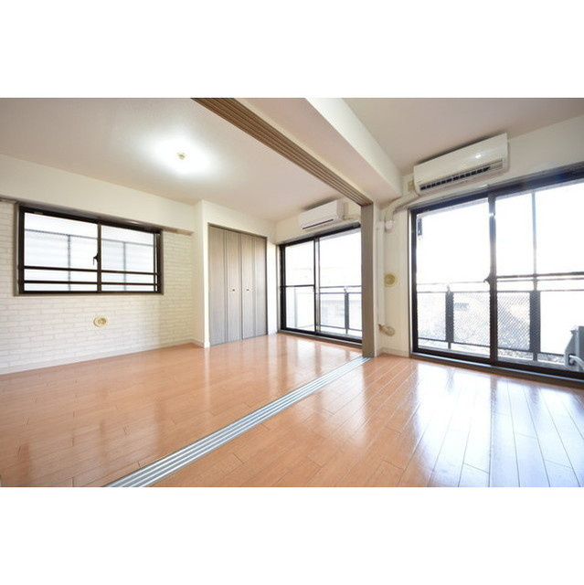 カスタリア新宿七丁目の画像