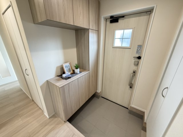 久保田町3丁目 新築戸建 Cの玄関